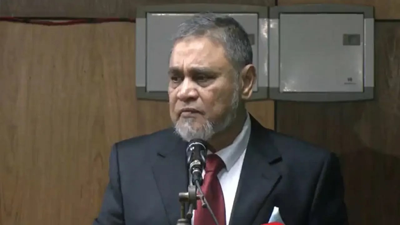 খেলোয়াড়রা সহযোগিতা না করলে কমিশন নিরপেক্ষতা হারাবে: সিইসি